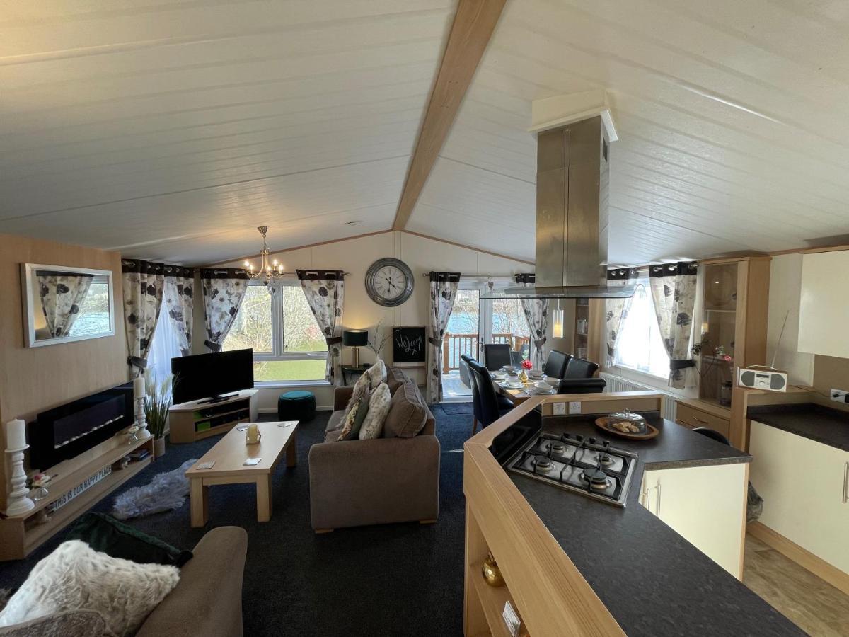 Rudd Lake Luxury Lakeside Lodge With Fishing & Hot Tub@Tattershall Exterior foto